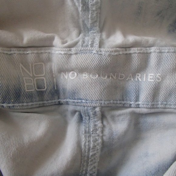 overall shorts - Picture 3 of 3